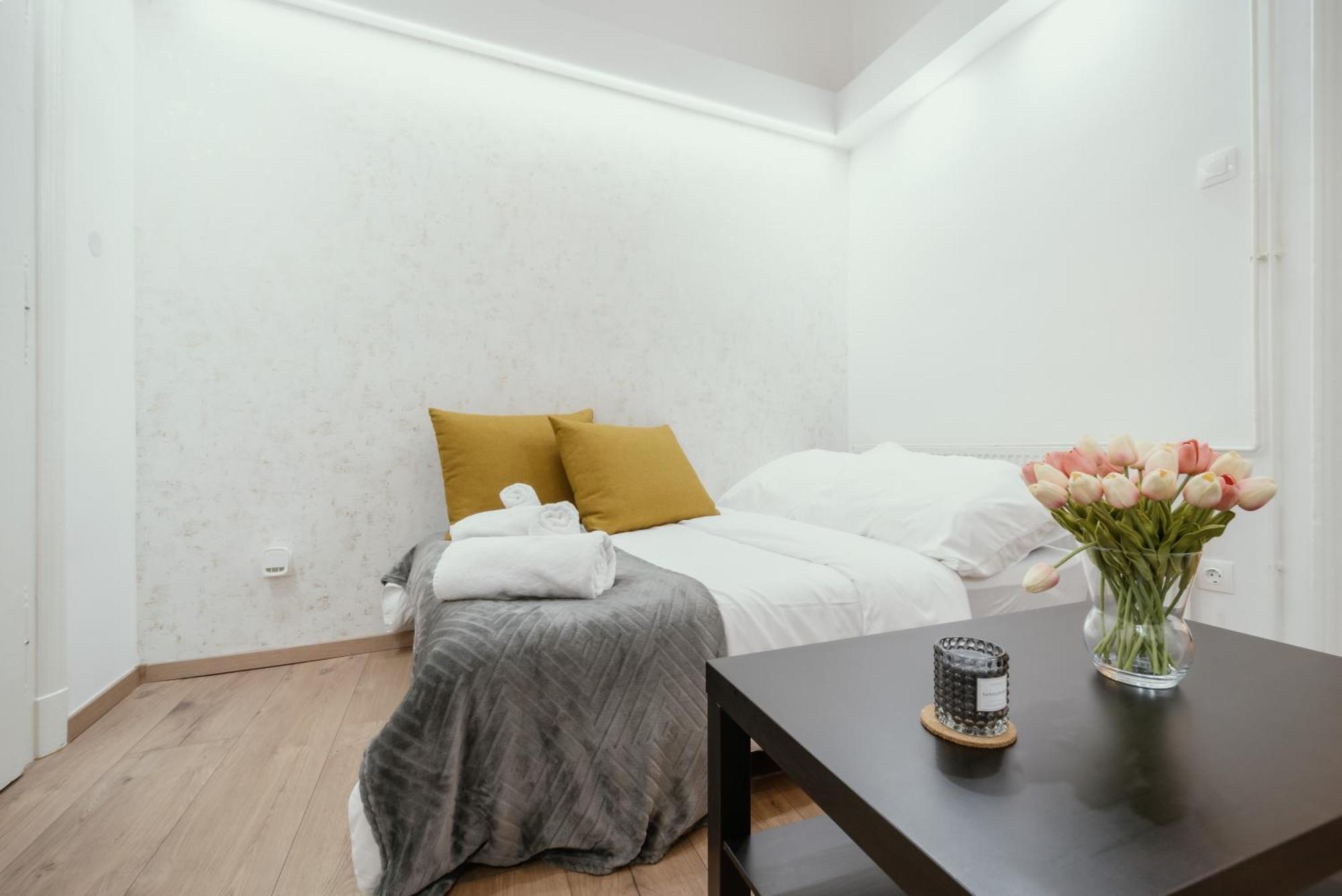 Modelia Apartment At Gellert Square Budapest Exterior photo