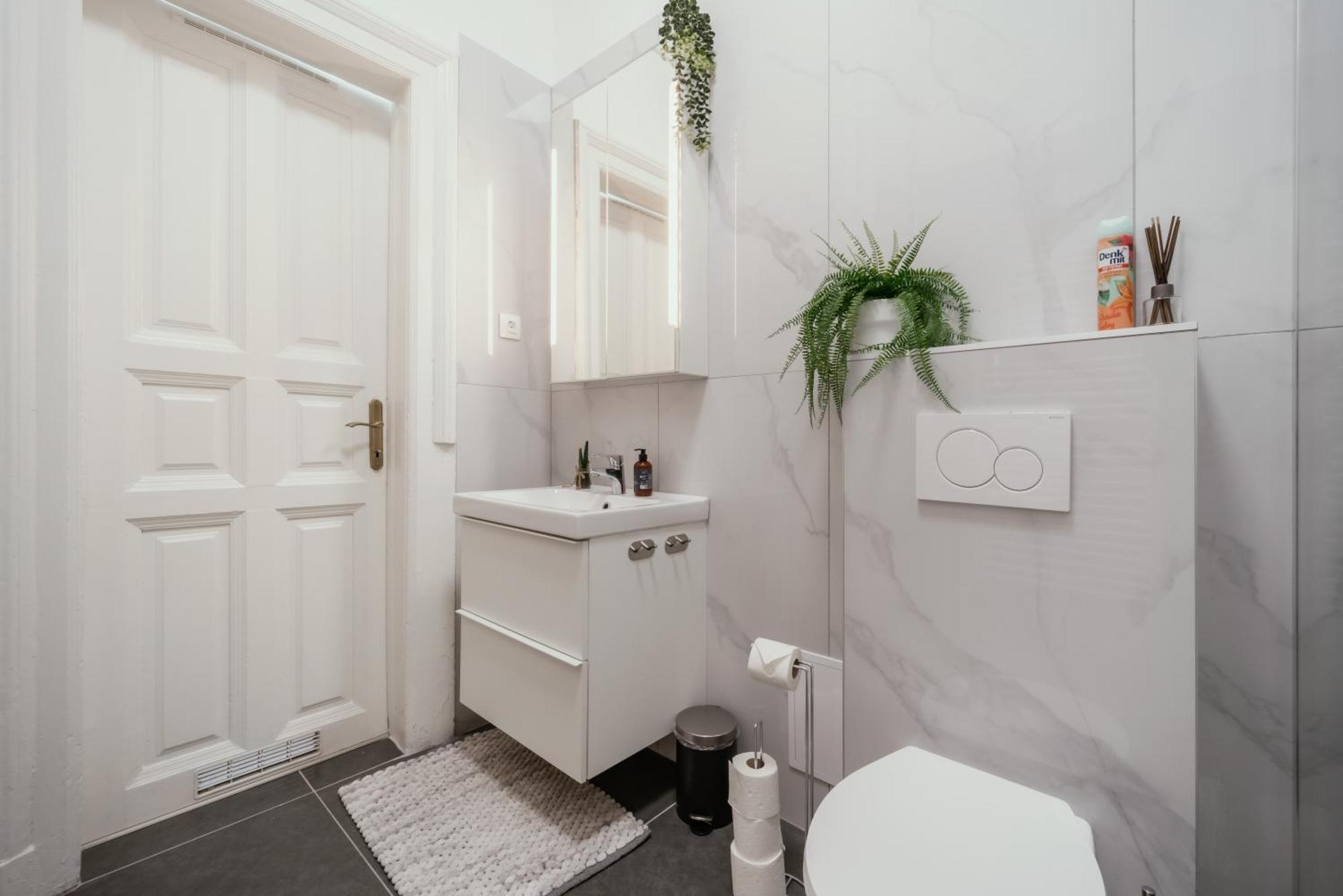 Modelia Apartment At Gellert Square Budapest Exterior photo